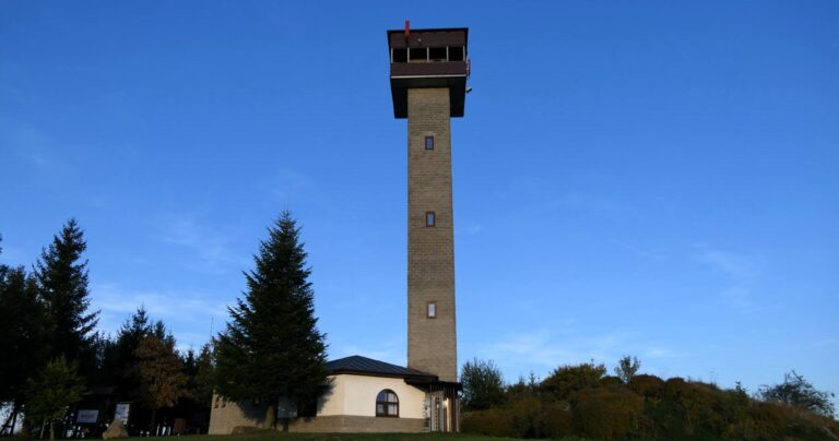 Rozhledna Karasín – výhled na Vysočinu, adrenalin i relaxace u nádrže Vír