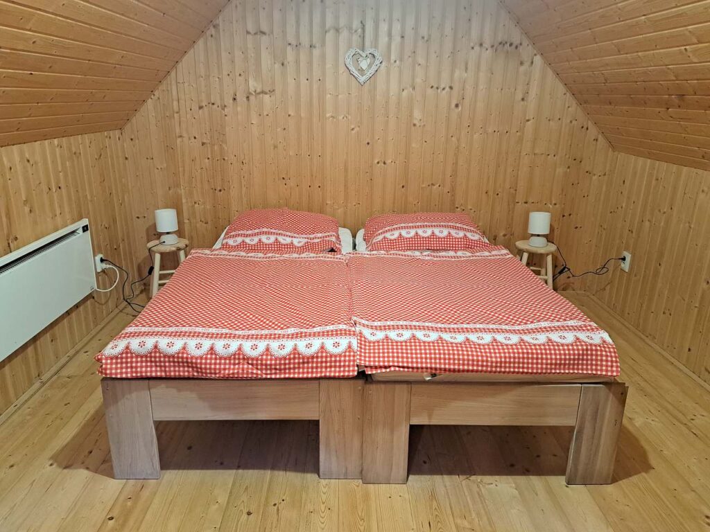 chalupu pod Kralickým Sněžníkem