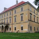 Zámek Zdechovice: zapomenutý klenot Pardubického kraje s krásným parkem