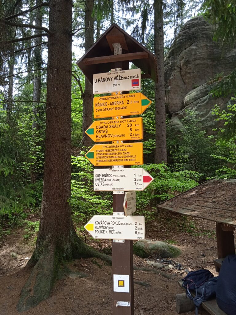 Rozcestník Broumovské skály