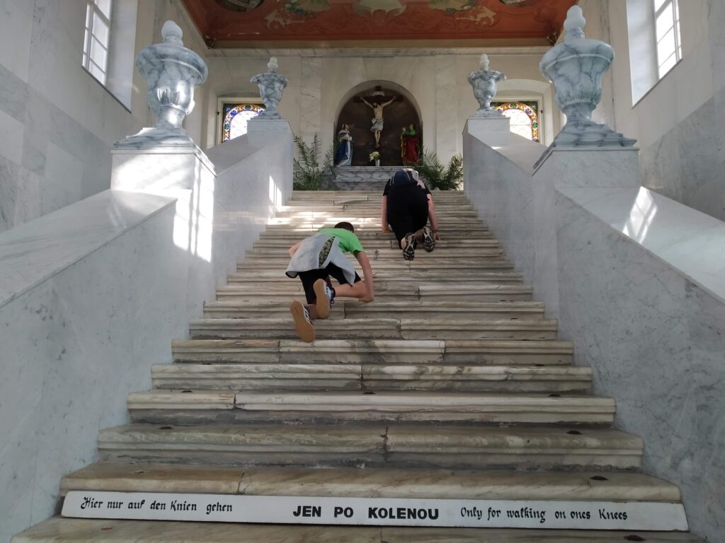 Kaple Svatých schodů, inspirovaná jeruzalémským schodištěm, které podle tradice vystoupal Ježíš ke Pilátovi