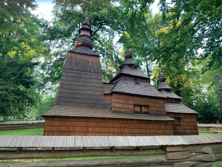 Dřevěný kostel sv. Mikuláše v Hradci Králové