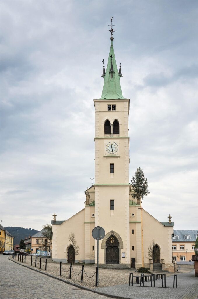Kostel sv. Markéty v Kašperských Horách: Gotický klenot Šumavy