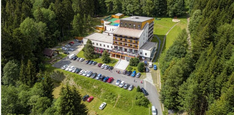 Hotel Kamzík v Karlově pod Pradědem