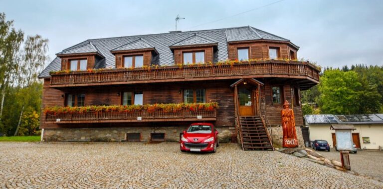 Penzion v Jeseníkách s polopenzí a bazénem: užijte si pohodový pobyt až pro 8 osob