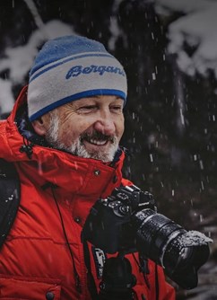 320-8ba2fa98de5e476c93502ea9b8a3842e-1