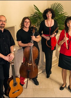 320-a7e845f4f64e40b588a7b417979cdd25-1