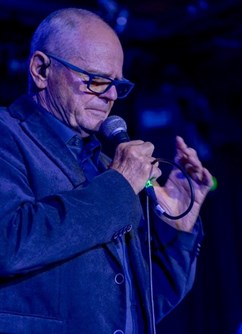 320-e332d627d7e34b558f01cabc5474cca3-1