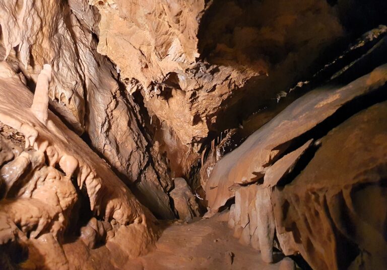 Bozkovské dolomitové jeskyně – podzemní klenot Libereckého kraje