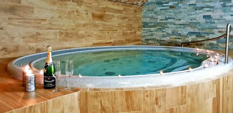 Aktivní pobyt na Vysočině se stravou a wellness: ideální kombinace výletů, relaxu a pohody