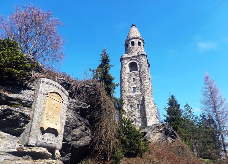 Rozhledna Háj u Aše – nejzápadnější kamenná rozhledna v Česku