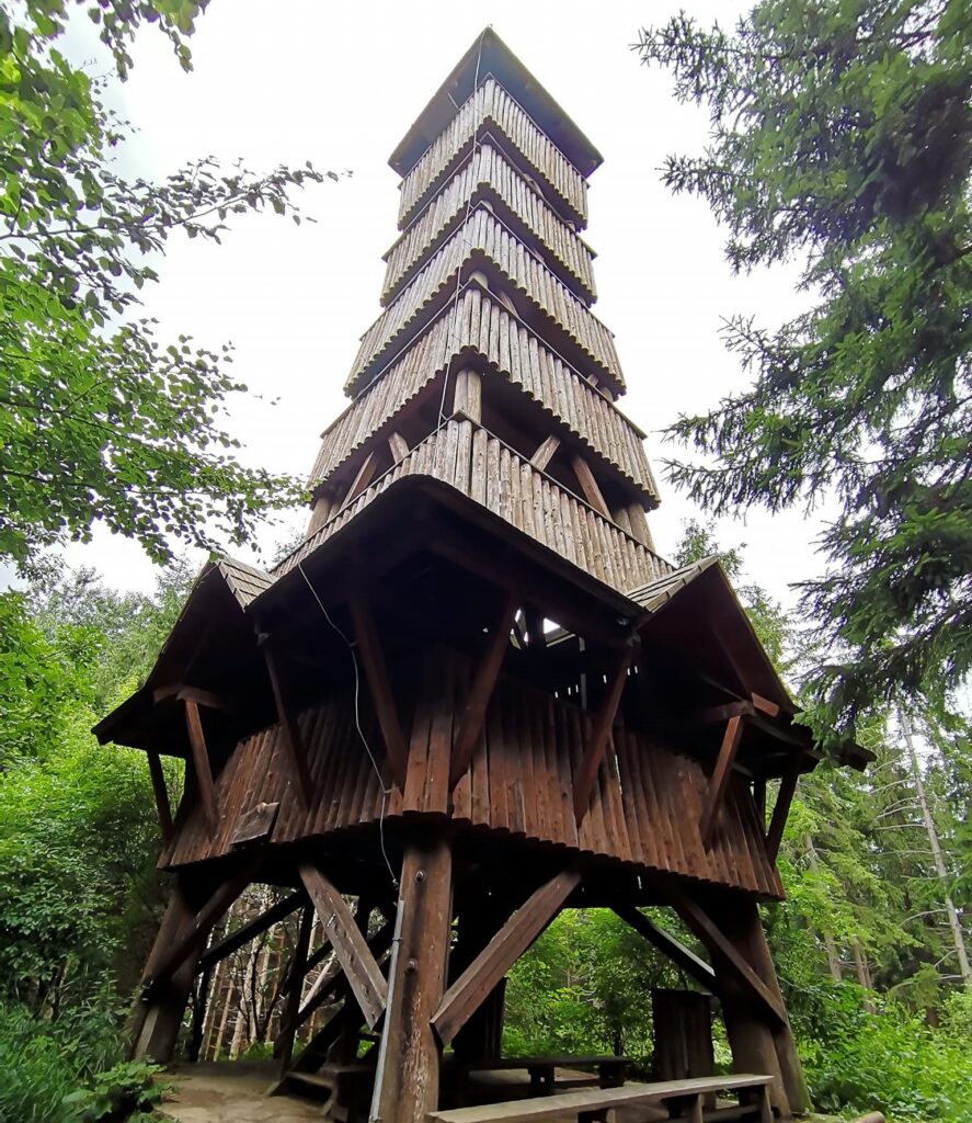 Rozhledna Královec (Finiš) – dřevěná kráska nad Valašskými Klobouky
