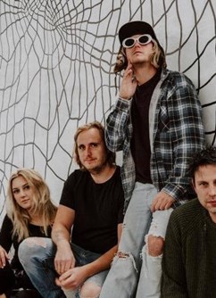 320-17caadeebe12445782f06795a288d8ff