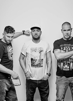 320-2f5cf110e113409e802d18cf91bde90f