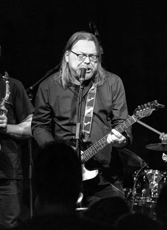 320-4502976926904345a7ef506e4b697b8c