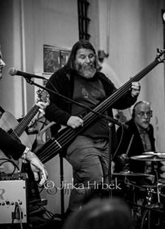 320-4d3faef1176b440ca526415cf605b631