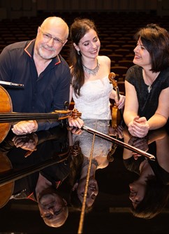 320-67af8c0a0384457397e0b46e54f94e3c