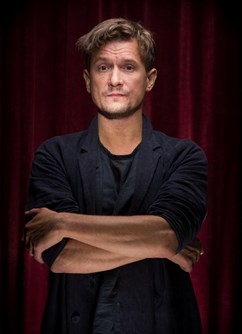 320-abb61acd37d14de08e79e3365fcbf875