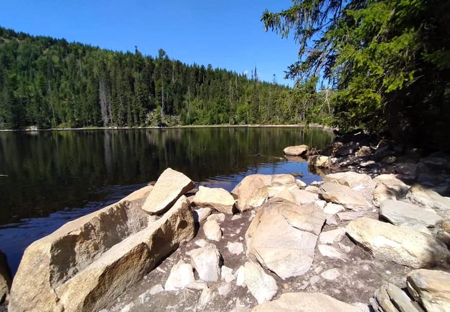 Prášilské jezero – ledovcový skvost Šumavy s možností výstupu na Poledník