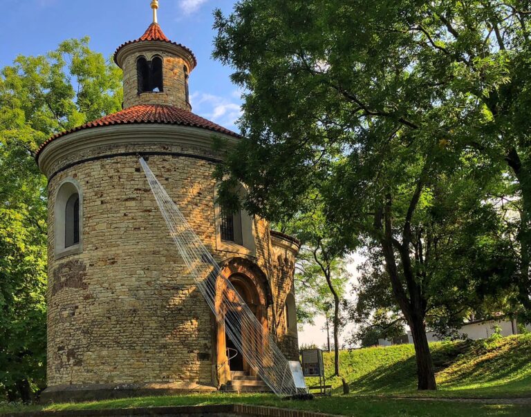 Rotunda sv. Martina na Vyšehradě – nejstarší pražská rotunda a poklad českého raného středověku