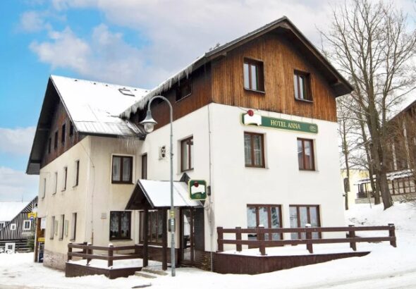 Pobyt v hotelu v centru Harrachova vč. polopenze i silvestrovské varianty