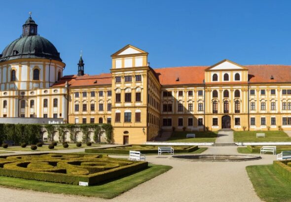 Hotel u barokního zámku na Vysočině: Silvestrovský pobyt „sněz, co můžeš“ a all inclusive relax