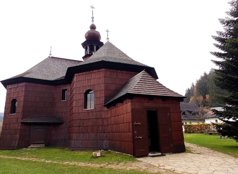 Velké Karlovice – valašská obec plná tradic, přírody a zážitků