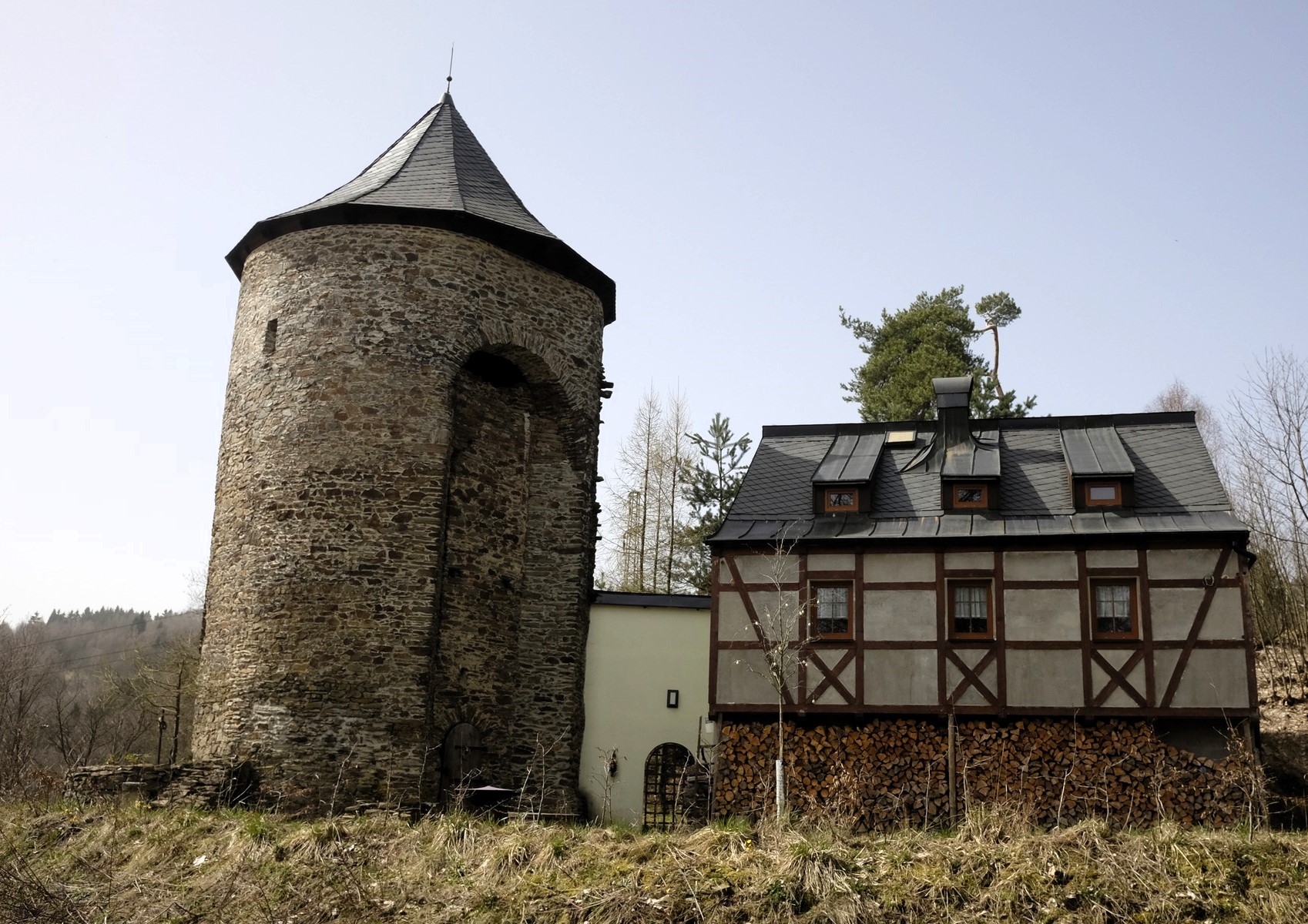 Zřícenina hradu Freudenstein (Šlikův hrádek) – strážce stříbrného bohatství Jáchymova