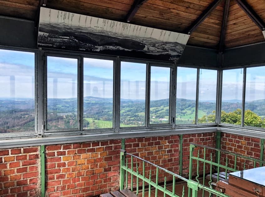 Rozhledna Vlčí hora – romantická dominanta Českého Švýcarska s výhledem do čtyř pohoří