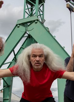 320-40b5d89a38e24cc6802e31014a71ab46