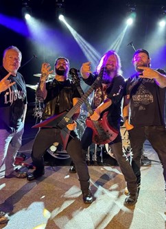 320-b4d3cc73c4174687a45adcb6f07fc3e6