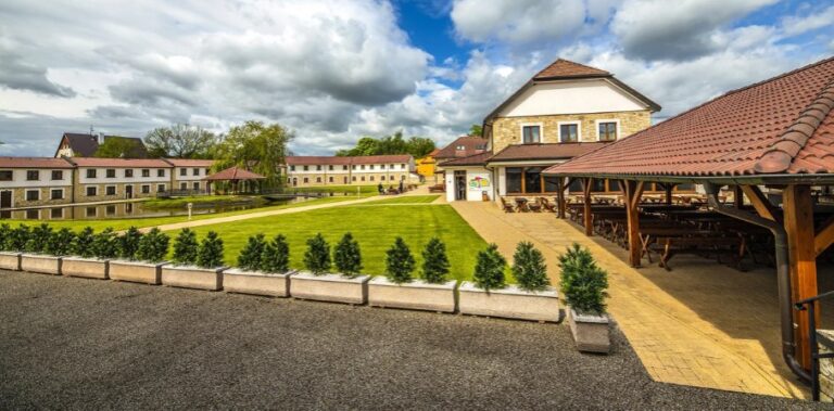 Pobyt blízko Křivoklátska pro dva: all inclusive, neomezený wellness a dokonalý relax