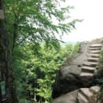 Přírodní památka Kazatelna u Koryčan – tichý skalní strážce Chřibů