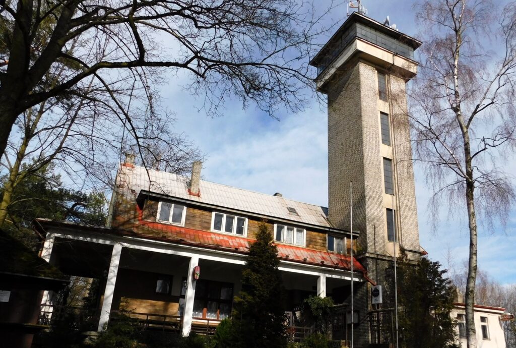 Rozhledna Kožová hora – historická dominanta Kladenska s dalekými výhledy