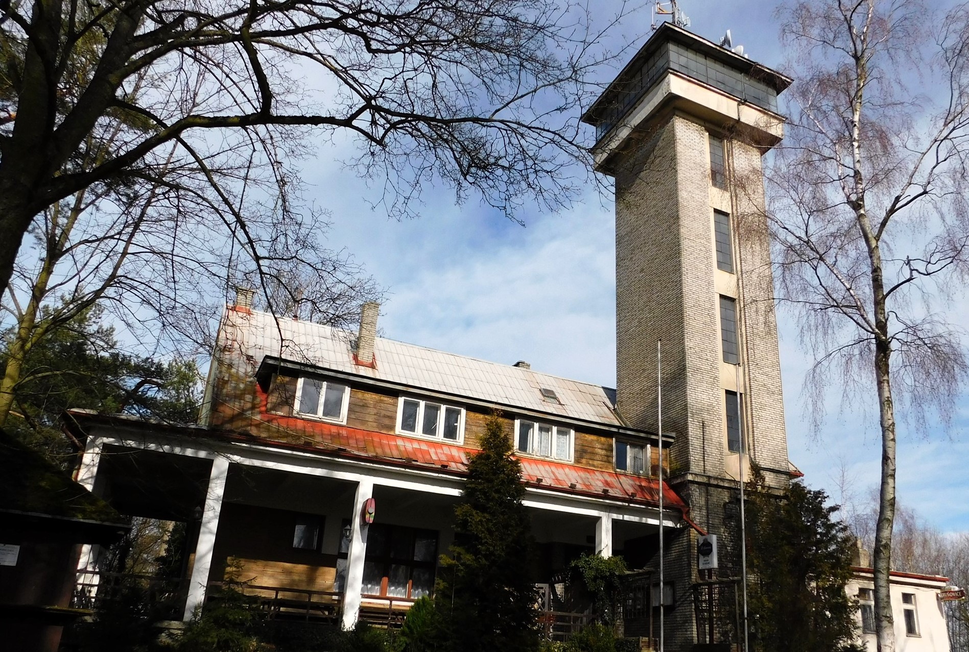 Rozhledna Kožová hora – historická dominanta Kladenska s dalekými výhledy