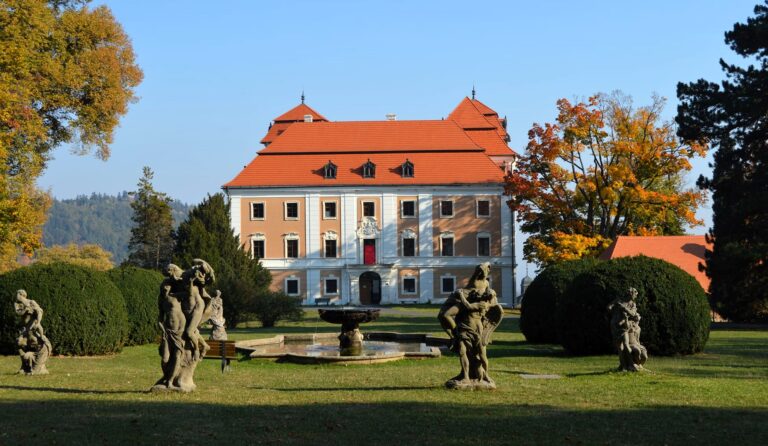 Zámek Valeč – barokní klenot Karlovarského kraje, který znovu ožívá