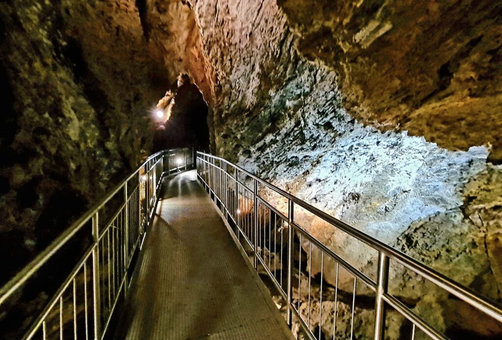 Zbrašovské aragonitové jeskyně – unikát v Česku 