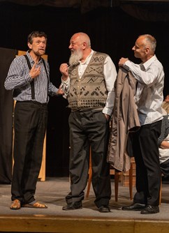 320-5a857efa494a4403be54cf5803d79b56