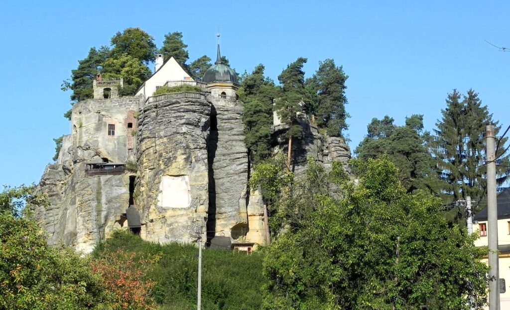 Hrad Sloup – tajemný skalní labyrint