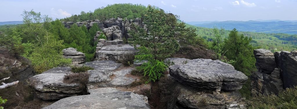Přírodní památka Tiské stěny – skalní labyrint, který musíte zažít