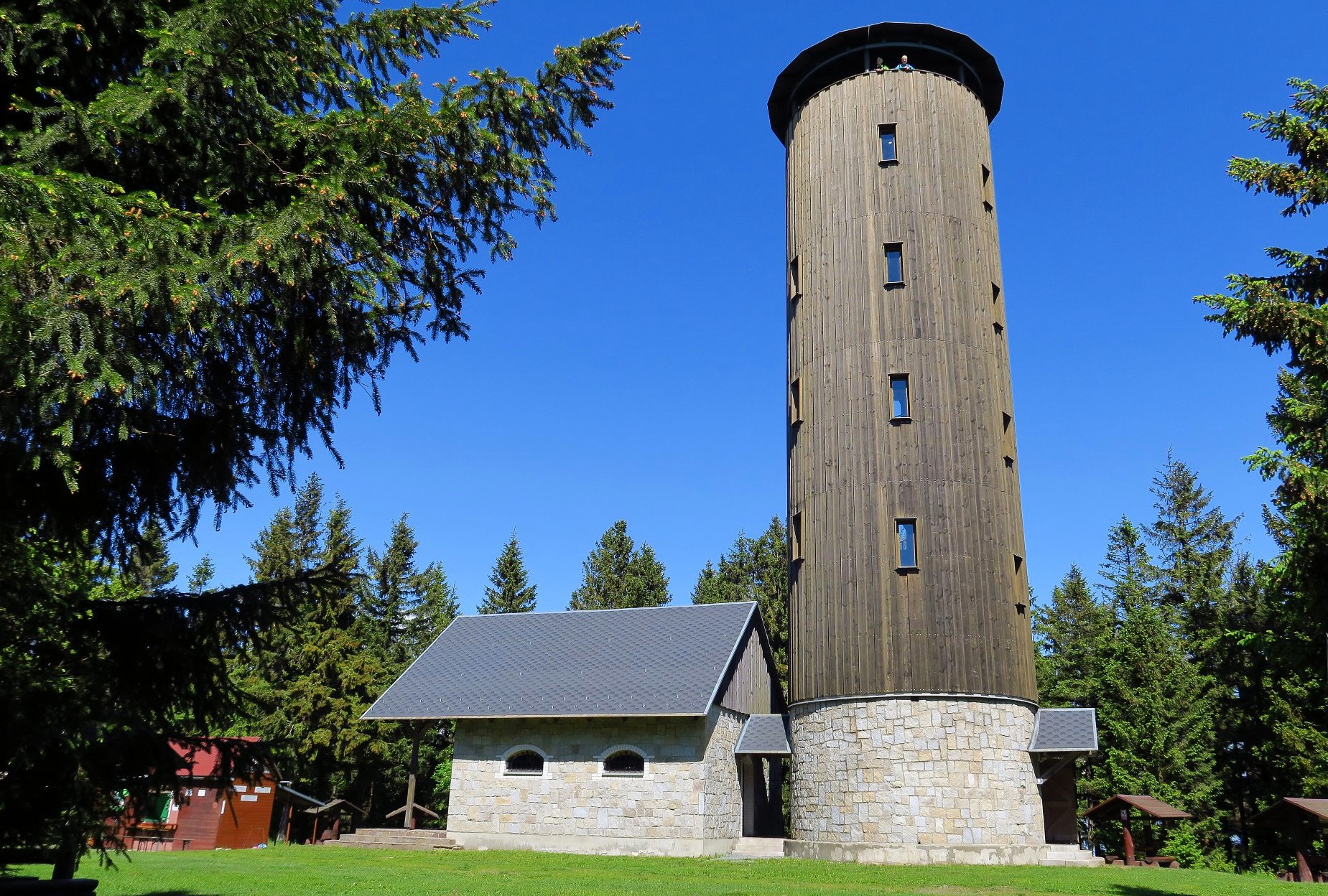 Rozhledna Borůvková hora – úchvatné výhledy na česko-polské hranici v srdci Jeseníků