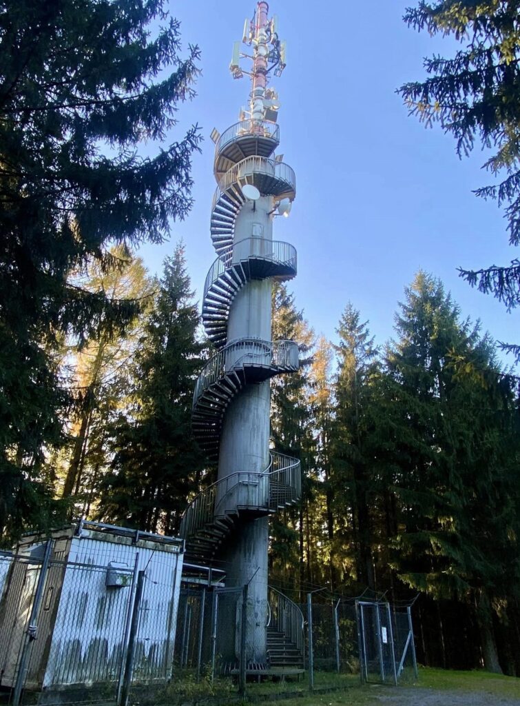 Rozhledna Rosička – moderní vyhlídka s panoramaty Vysočiny, která vás nadchne