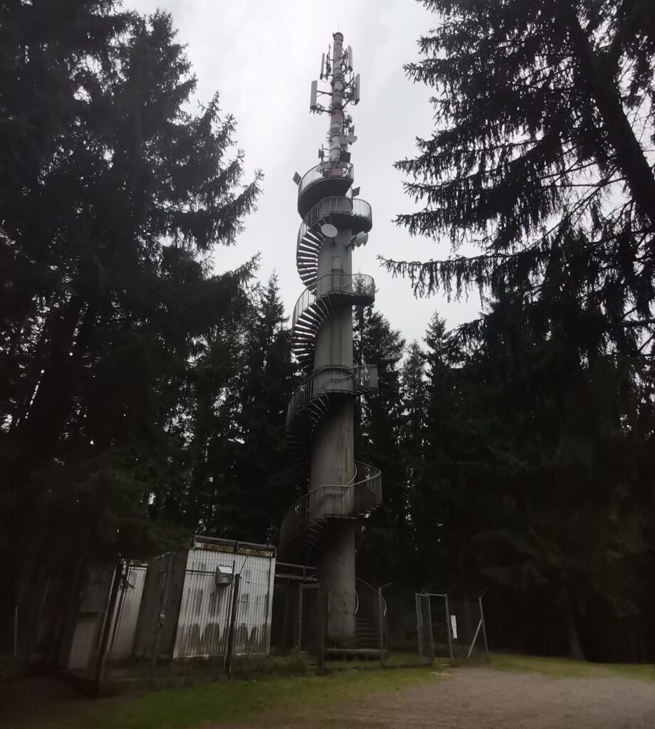 Rozhledna Rosička – moderní vyhlídka s panoramaty Vysočiny, která vás nadchne