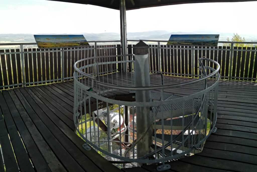 rozhledna Svatá Markéta, Rozhledna Svatá Markéta Klatovsko, rozhledny Plzeňský kraj, kam na výlet Klatovsko, vyhlídky na Šumavu, rozhledna s výhledem na Šumavu, volně přístupná rozhledna, tip na výlet Plzeňský kraj, rozhledna Dlažov, dřevěná rozhledna Klatovsko, rozhledny západní Čechy