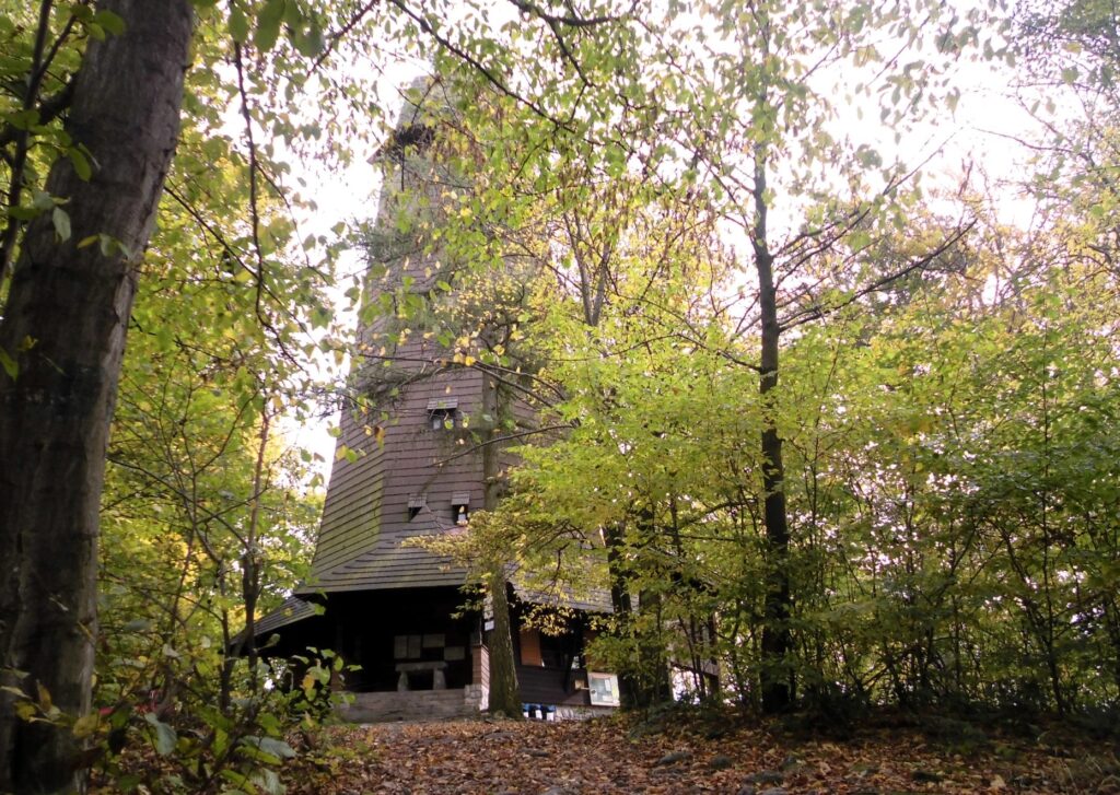 Rozhledna Velký Blaník – legendární vyhlídka s příběhem spících rytířů
