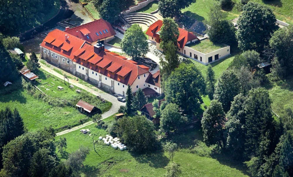 Aktivní i odpočinková dovolená v Kašperských Horách: wellness pobyt v srdci Šumavy