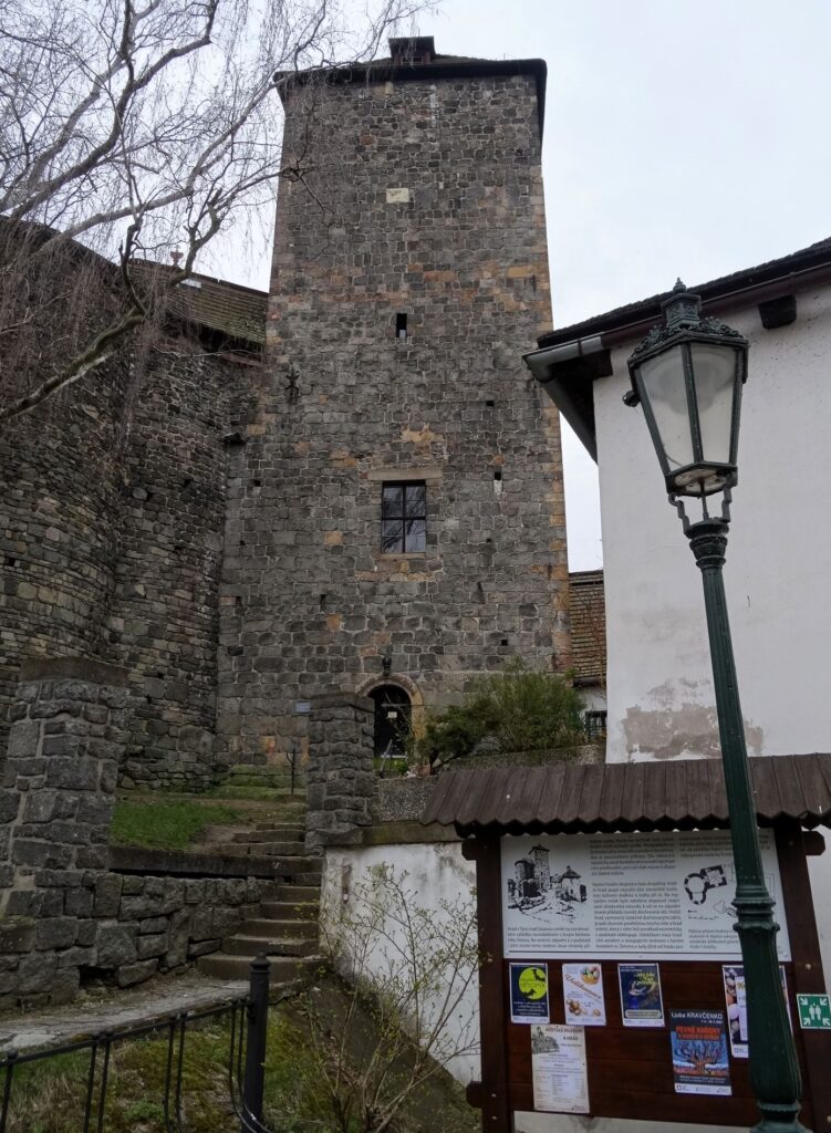 Hrad Týnec nad Sázavou – historická dominanta nad řekou
