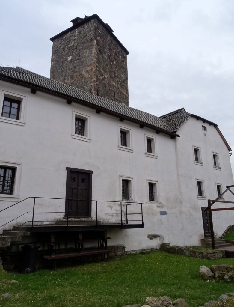 Hrad Týnec nad Sázavou – historická dominanta nad řekou