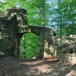 Zřícenina hradu Rožnov (Hradisko) – výlet nad Rožnovem pod Radhoštěm s krásnými výhledy