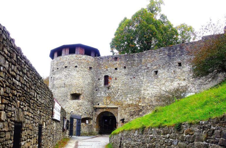 Hrad Hukvaldy – majestátní strážce Beskyd a jeden z největších hradů na Moravě